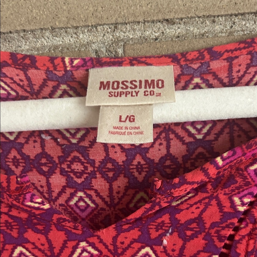 ๐ Women's Red/Pink Patterned Top ๐ - Picture 2 of 4